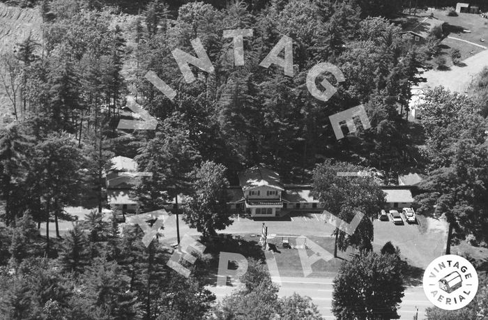 Woodlands Motel (Bambi Park Motel) - 1996 Aerial (newer photo)